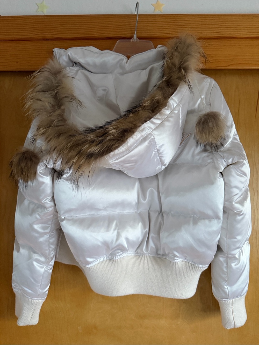 Vintage Y2K Rocawear White Puffer Jacket with Faux Fur Pom-Poms - Picture 3 of 6